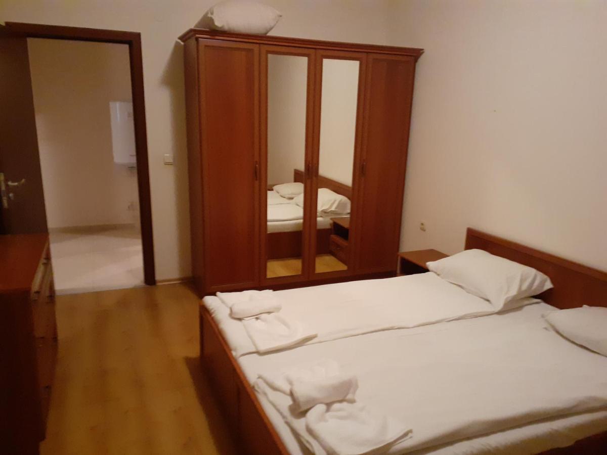 Edelweiss Inn Aparthotel Банско Экстерьер фото